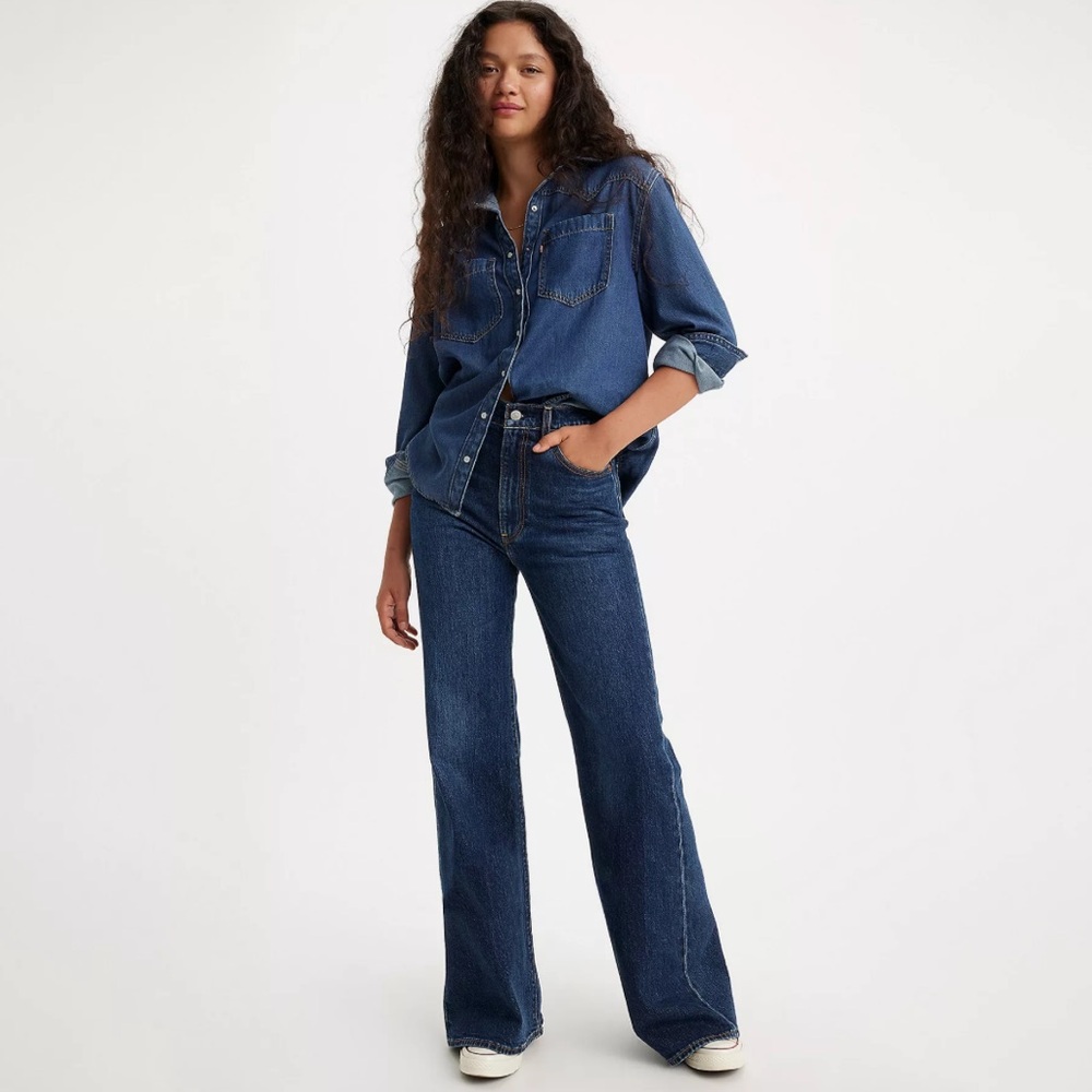 Levi’s Ribcage Bell Jean